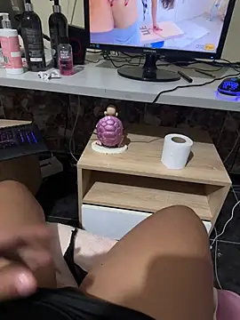 laure torres online show from March 12, 2026, 2:29 am