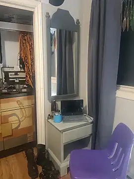 FoxnMouse online show from November 5, 2025, 2:22 am