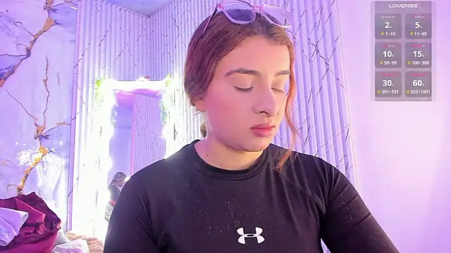 Naomy tay1 online show from March 21, 2026, 3:33 am