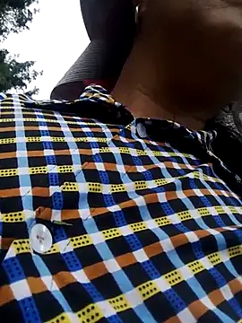 Snapshot of Mamapm20 chatting on October 6, 2025, 10:23 am Mamapm20 online show from October 6, 2025, 10:23 am