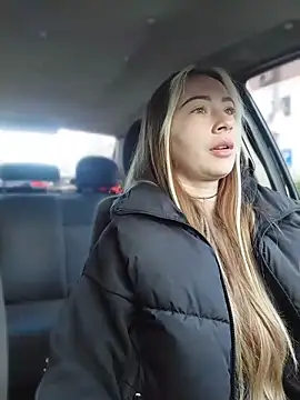 Reina Cummings online show from April 8, 2026, 5:18 am