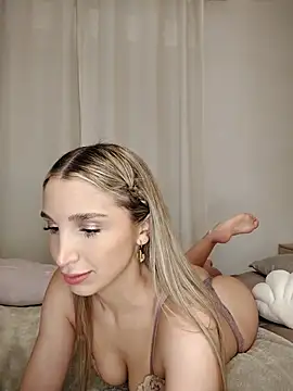 Snapshot of mikateen chatting on January 31, 2026, 10:41 pm mikateen online show from January 31, 2026, 10:41 pm