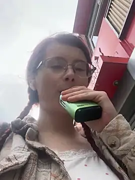 raen001 online show from April 15, 2026, 9:05 am