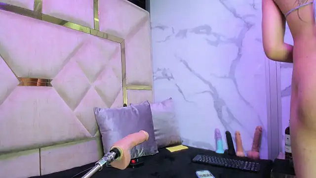 Allisonts69 online show from February 3, 2026, 5:38 am