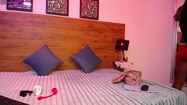 AlexandraCambell online show from October 10, 2025, 8:08 pm