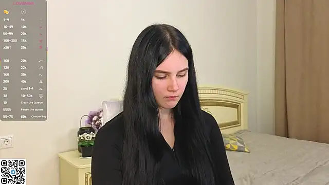 EnricaElis online show from December 5, 2025, 8:05 pm