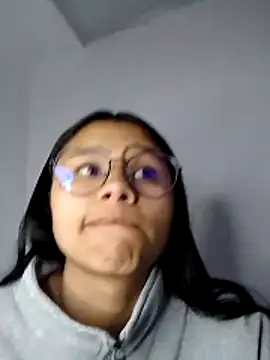 SofieLove 01 online show from February 6, 2026, 8:07 am