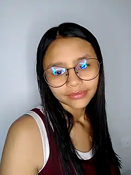 SofieLove 01 online show from February 8, 2026, 8:18 am