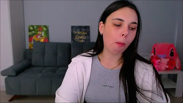 queenofthesense  online show from November 11, 2025, 9:53 am