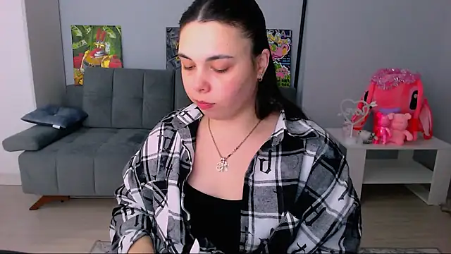 Snapshot of queenofthesense_ chatting on February 3, 2026, 2:44 pm queenofthesense online show from February 3, 2026, 2:44 pm