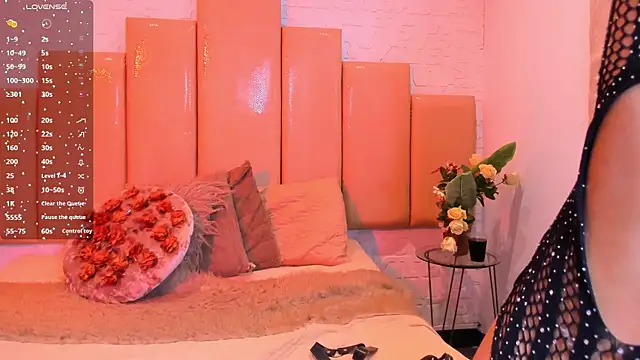 salem rose online show from November 13, 2025, 8:08 pm