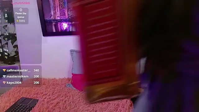 hellenngp online show from November 22, 2025, 8:41 pm