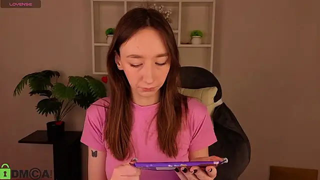 Miche1le Allenne online show from February 9, 2026, 1:09 am