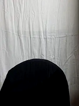 Snapshot of Diyab chatting on October 15, 2025, 5:02 pm Diyab online show from October 15, 2025, 5:02 pm