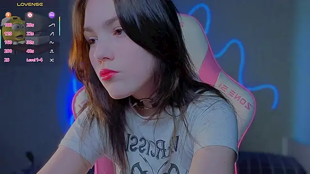 Sophie SkyAngel online show from June 5, 2026, 4:08 am