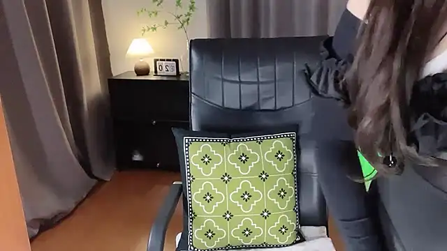 Calvin--1 online show from September 9, 2025, 1:32 pm