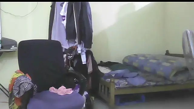 femboyslqueen online show from September 18, 2025, 10:50 am