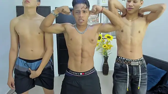 Bisexlifehot   online show from March 25, 2026, 11:11 pm