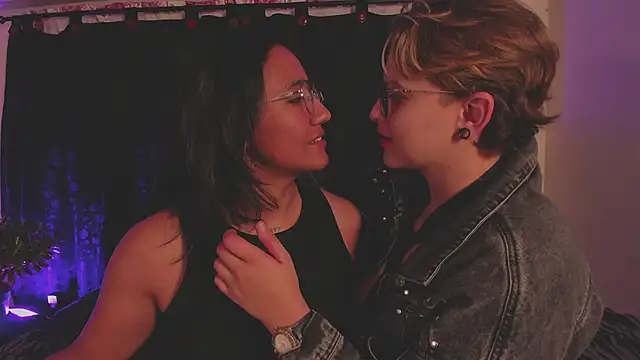 CrazyCakes  online show from September 12, 2025, 4:45 am