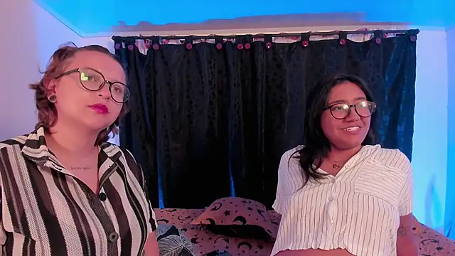CrazyCakes  online show from May 18, 2026, 2:18 am
