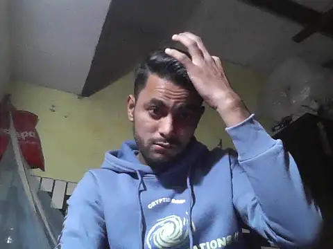 ursdreamperson online show from November 28, 2025, 5:32 am