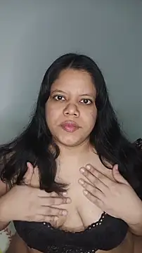 Maymoonx online show from May 14, 2026, 5:36 am