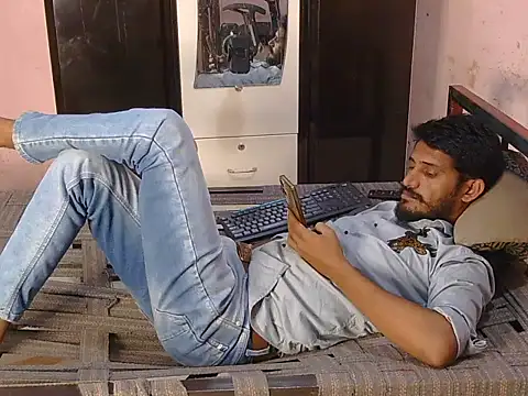 krishjaat43 online show from April 14, 2026, 9:37 am