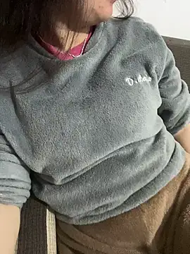 Nhung584 online show from February 5, 2026, 1:27 pm