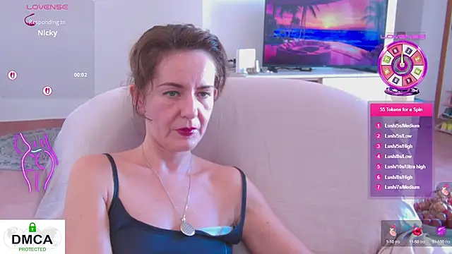 Witch in Silk online show from September 20, 2025, 1:56 pm