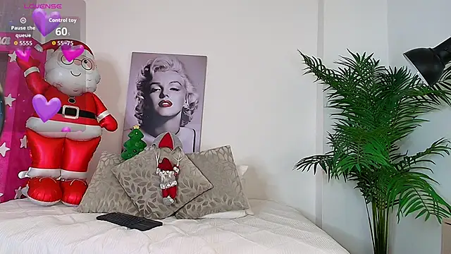 LUNAA    online show from December 15, 2025, 3:55 am