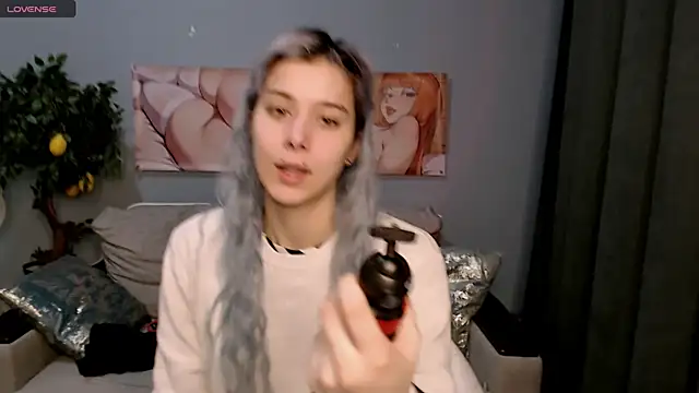 Snapshot of SophieAsh chatting on October 9, 2025, 7:06 am SophieAsh online show from October 9, 2025, 7:06 am