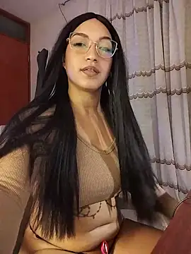 FallsForHerSmile online show from May 14, 2026, 5:36 am