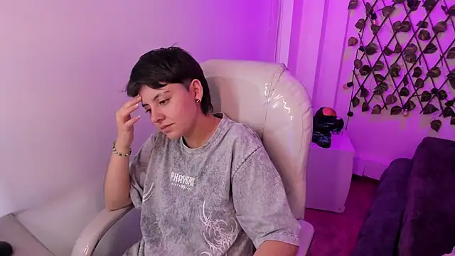 Nathaly ds online show from March 5, 2026, 8:27 pm