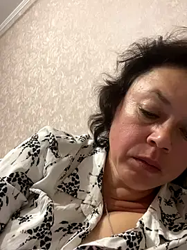 Kiravix online show from October 17, 2025, 3:58 pm