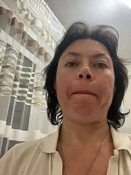 Kiravix online show from April 16, 2026, 9:39 pm