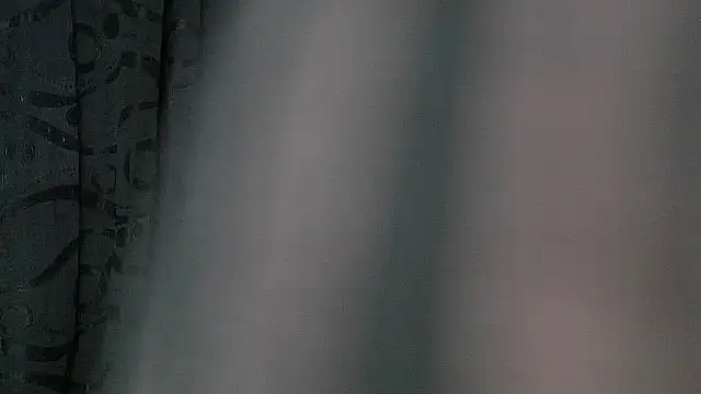 lishainparis18 online show from November 8, 2025, 3:34 pm