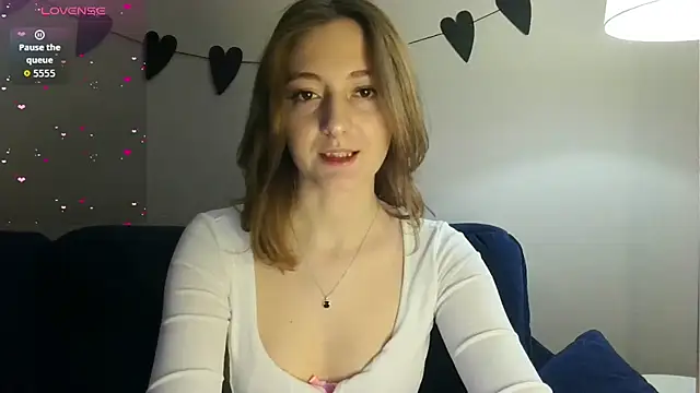 Snapshot of white_liillyy chatting on February 14, 2026, 9:22 pm white liillyy online show from February 14, 2026, 9:22 pm