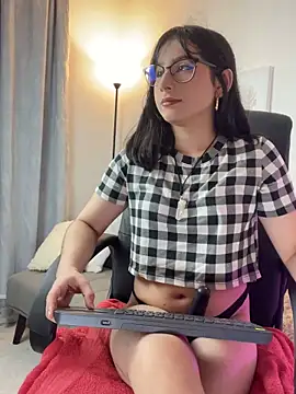 Snapshot of Mia_HarperX_ chatting on October 17, 2025, 9:39 pm Mia HarperX  online show from October 17, 2025, 9:39 pm