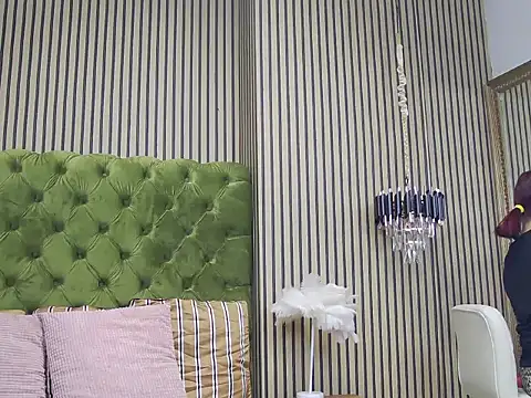 LunaHart online show from November 11, 2025, 7:14 pm