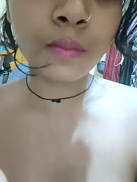 RAYI Queen 2 online show from May 5, 2026, 8:39 pm