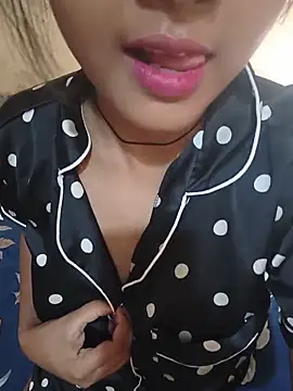 RAYI Queen 2 online show from May 23, 2026, 10:41 am