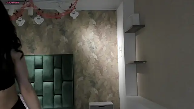 Saya Amaretto1 online show from October 24, 2025, 6:48 pm