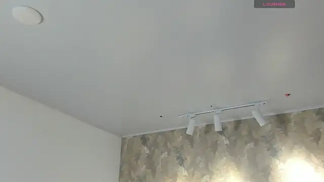 Saya Amaretto1 online show from November 4, 2025, 7:02 pm