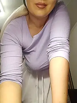 Mayaaaaaa  online show from November 27, 2025, 7:32 am