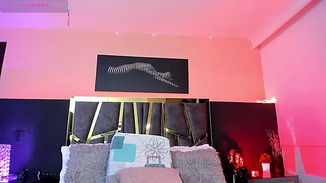 ScarletTorres online show from November 17, 2025, 6:24 pm