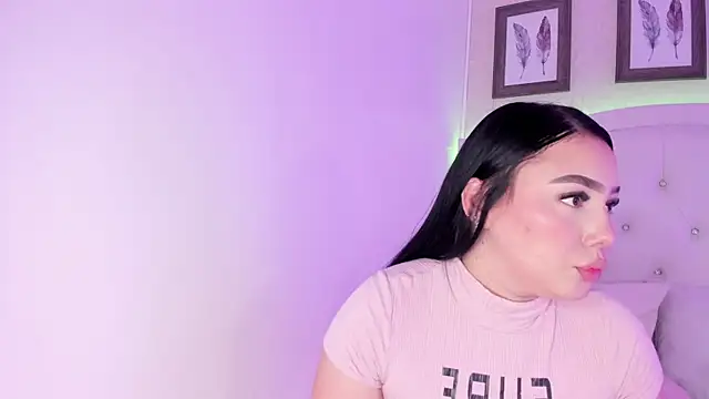 kitty blueee online show from April 9, 2026, 2:22 am