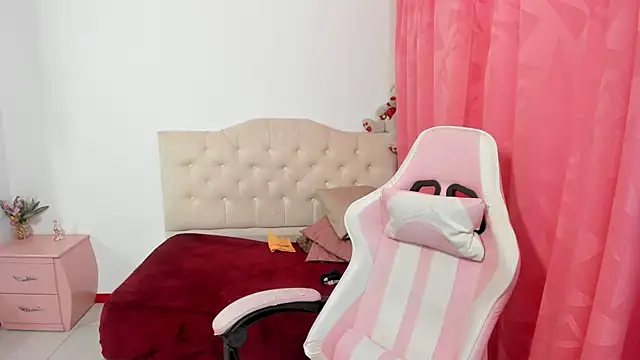 lailahdark online show from September 25, 2025, 5:00 am