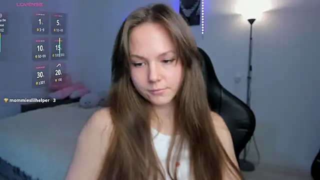 Snapshot of cute_little_ass chatting on October 19, 2025, 1:01 pm cute little ass online show from October 19, 2025, 1:01 pm