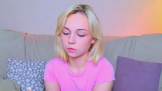 Charlotte Colinss online show from May 9, 2026, 5:45 am