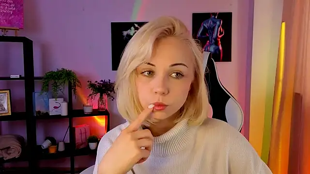 Charlotte Colinss online show from May 16, 2026, 4:20 am